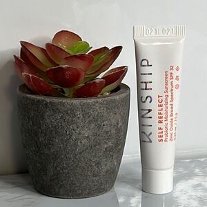 $5💥 KINSHIP SELF REFLECT PROBIOTIC MOISTURIZING SUNSCREEN SPF 32